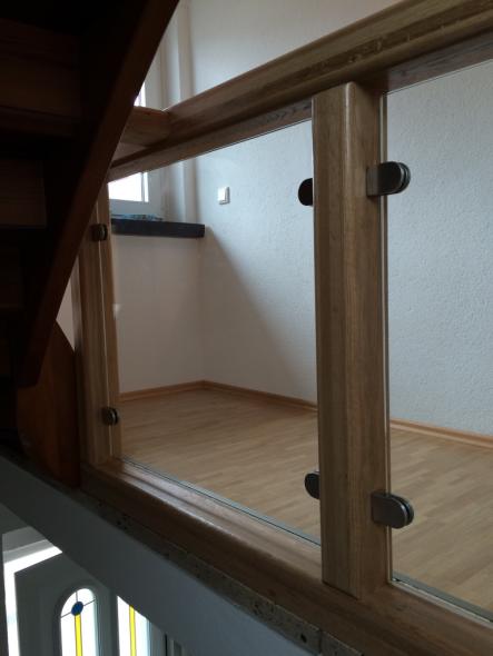 Holzgeländer für eine Treppe (Frontansicht) 